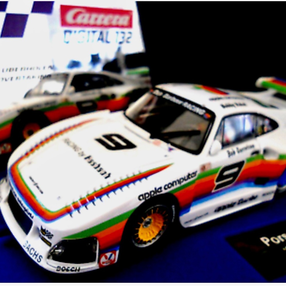 Carrera Digital 30928 Apple PORSCHE 935 K3 Slot Car